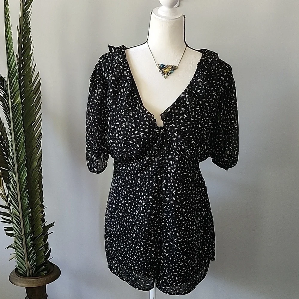 Divided by H&M black floral print short sleeve romper
